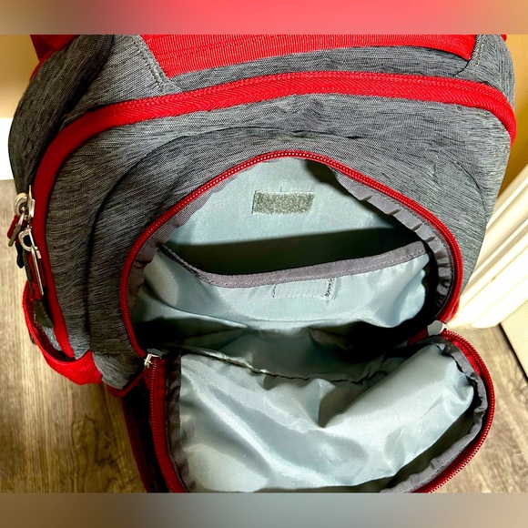 The North Face Pivoter Laptop Backpack Red/Gray - Unisex - Picture 8 of 12